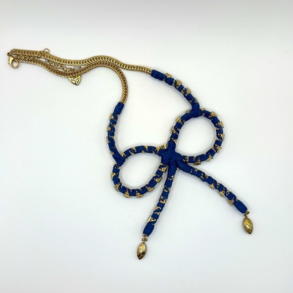 Betsey Johnson Blue Cord Bow Opalescent Rhinestone Gold Tone 16 - 19" Necklace - Picture 3 of 5